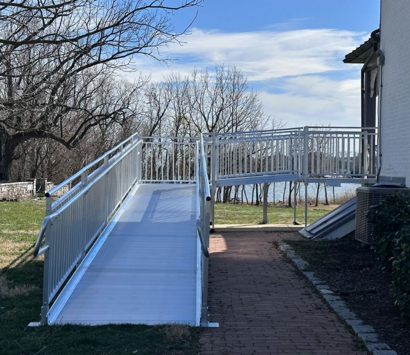 commercial-wheelchair-ramp-in-Sparrows-Point-MD-by-Lifeway-Mobility.JPG