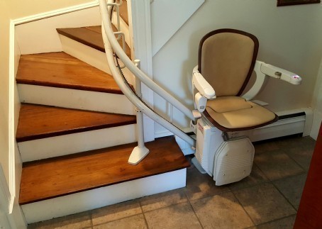 Which Curved Stair Lift is Best for Me?